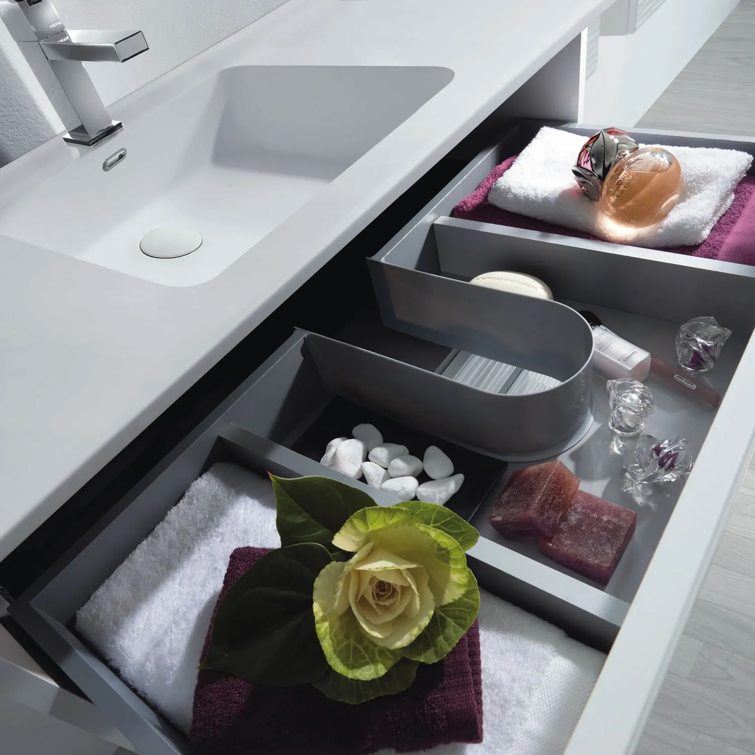 28" Single Vanity, Wall Mount, 2 Drawers with Soft Close, White Glossy, Serie Dune by VALENZUELA