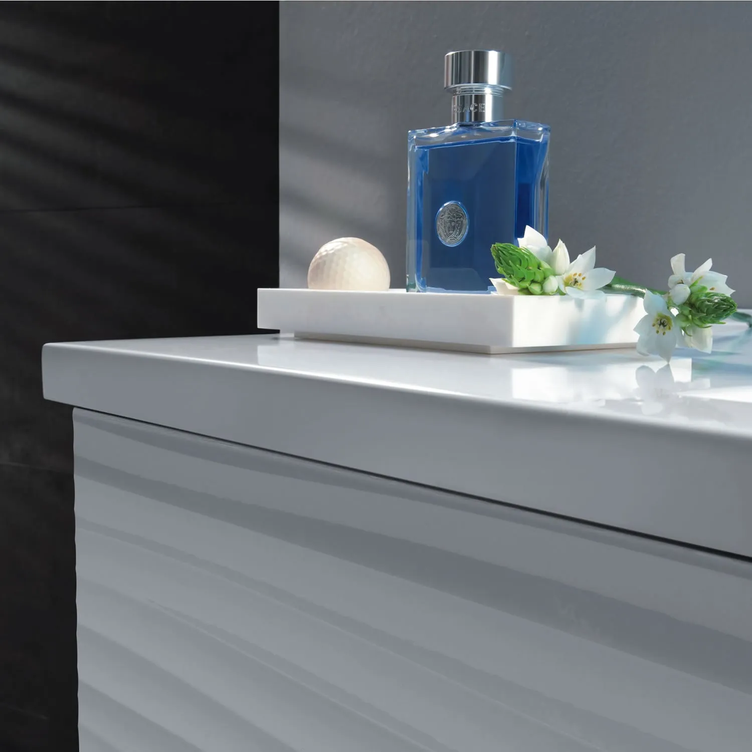 28" Single Vanity, Wall Mount, 2 Drawers with Soft Close, White Glossy, Serie Dune by VALENZUELA