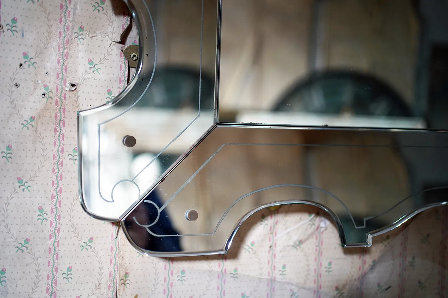 A Large Mid-20thC Venetian Glass Wall Mirror
