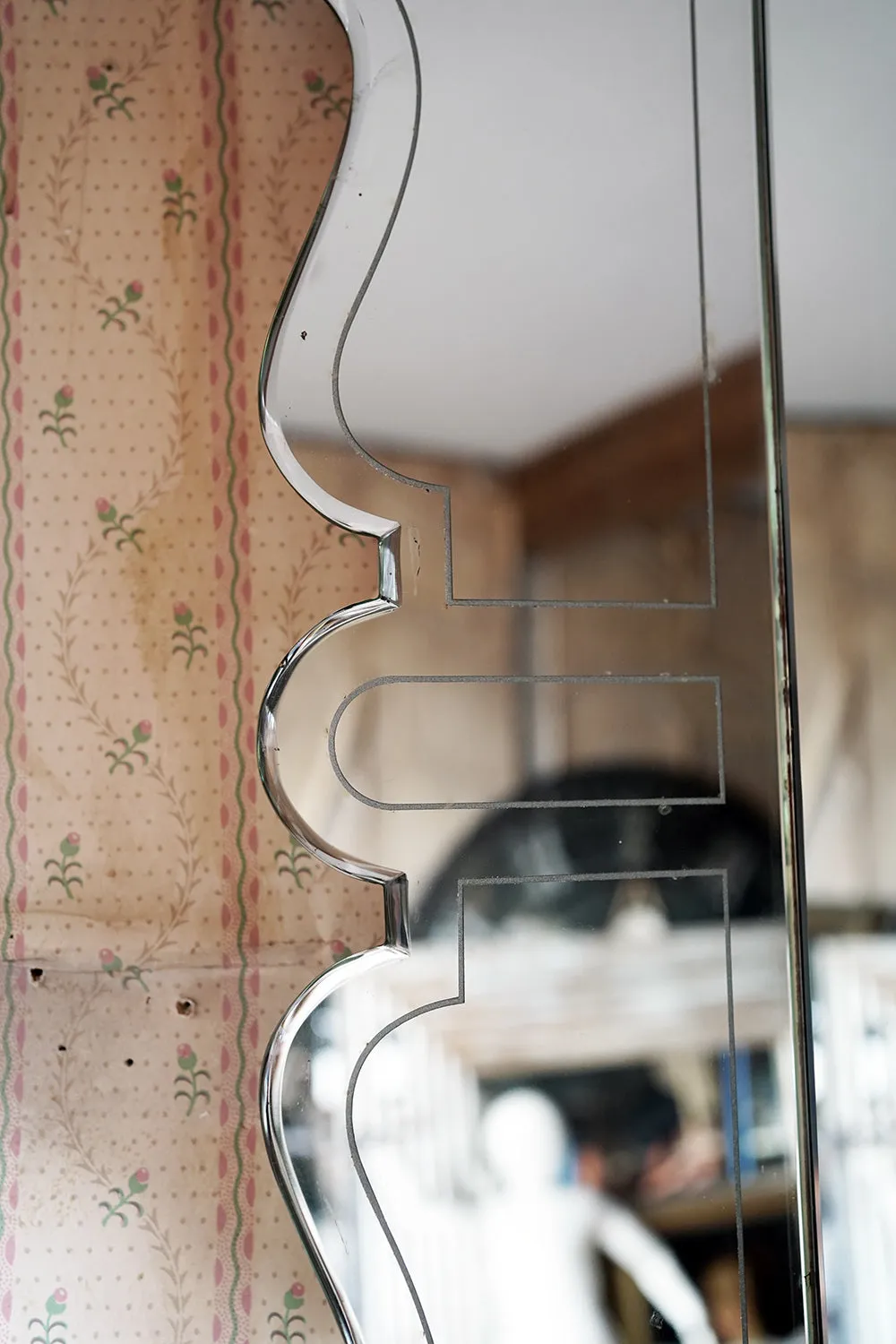 A Large Mid-20thC Venetian Glass Wall Mirror