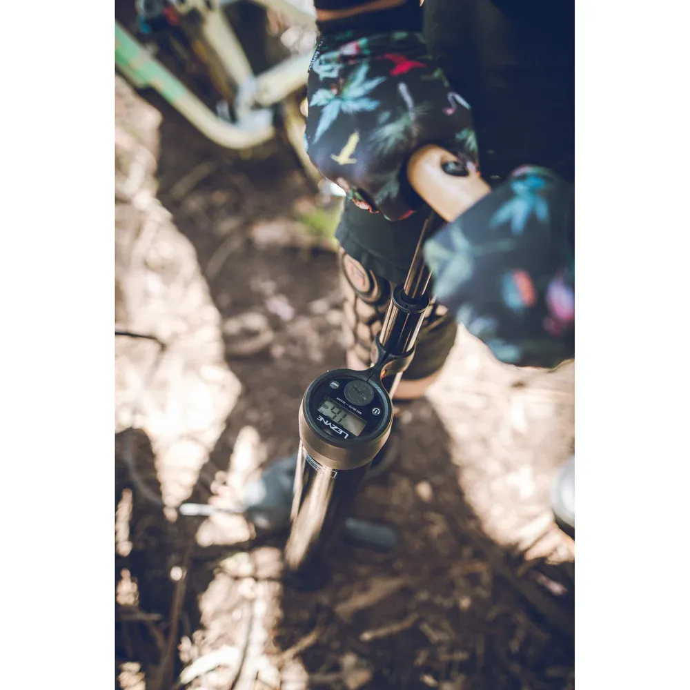 Lezyne Digital Presser Over Drive Gloss Black