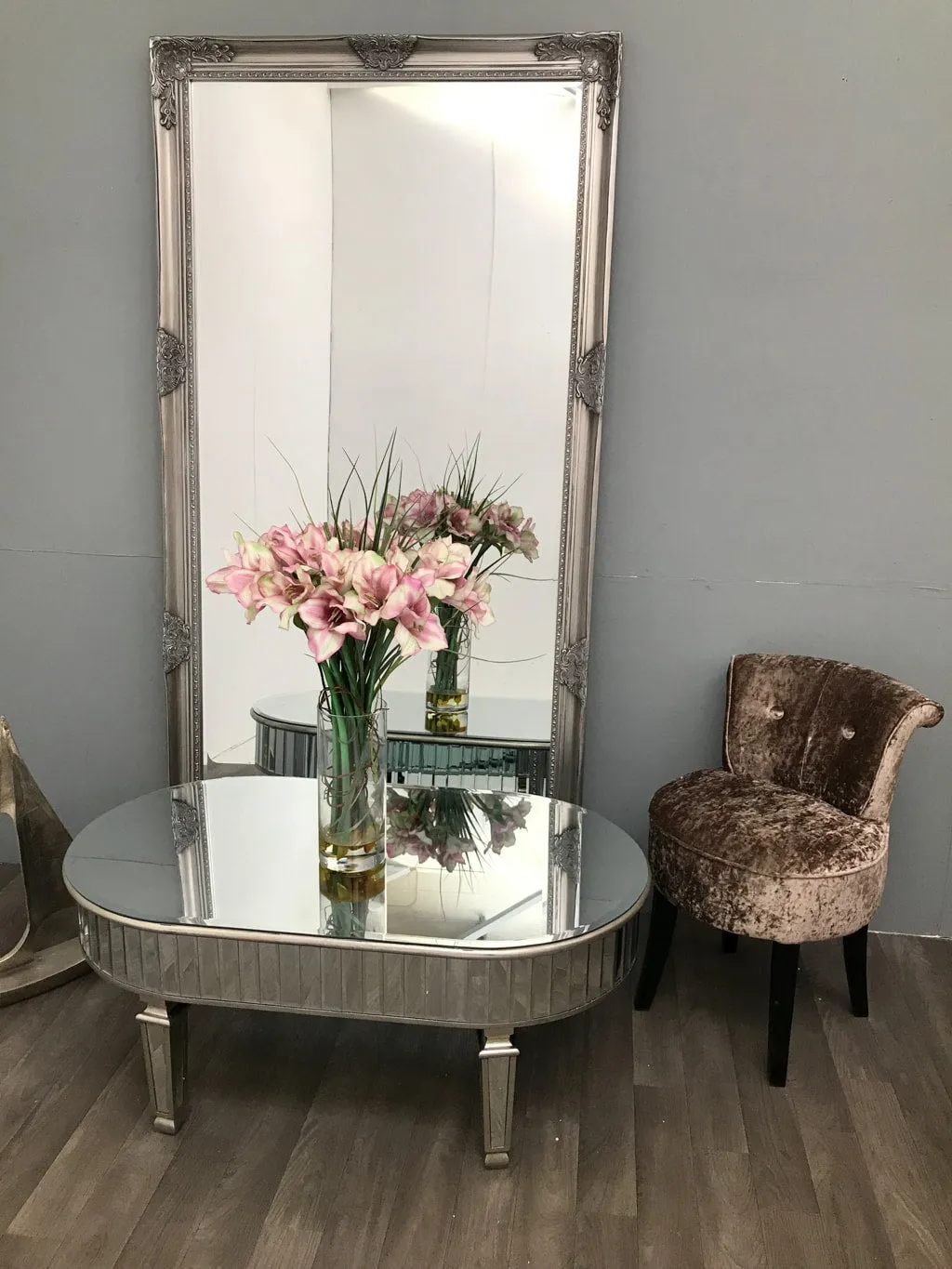 Mirrored Coffee Table » Oval silver finish