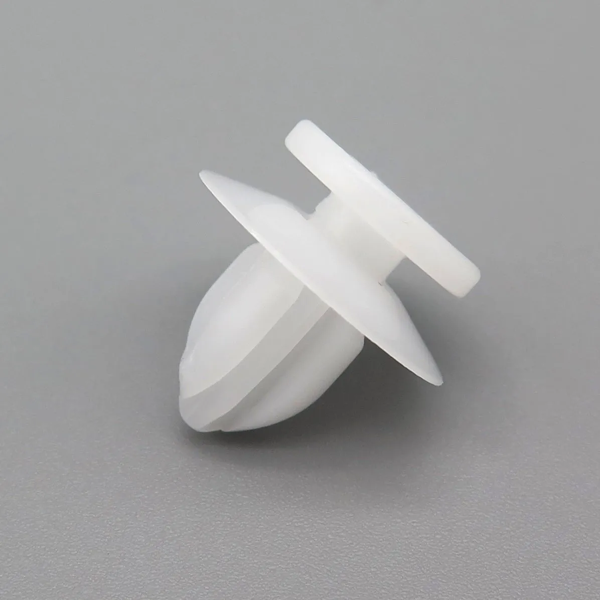 Trim Panel & Moulding Clip, Mitsubishi MU000573