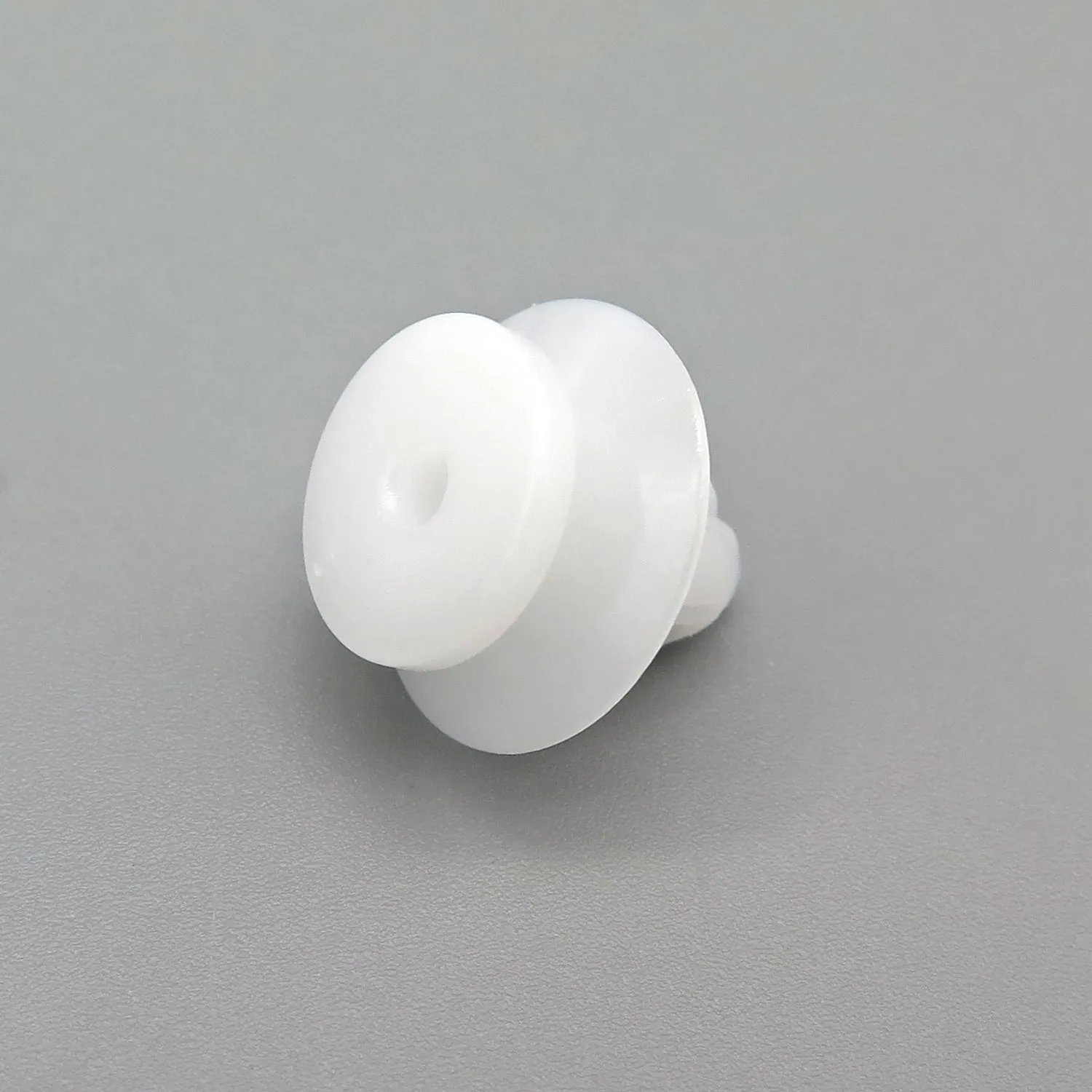 Trim Panel & Moulding Clip, Mitsubishi MU000573